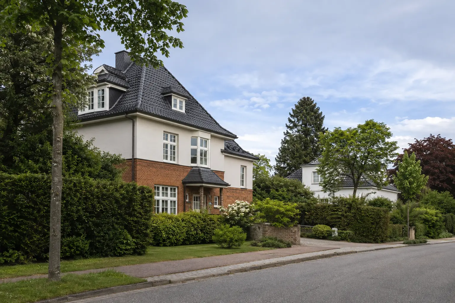 Grüne Villen- und Einfamilienhauslage als Bildmotiv für die Immobilienbewertung in Kreis Stormarn